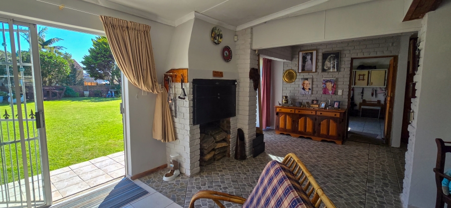 3 Bedroom Property for Sale in Wavecrest Eastern Cape